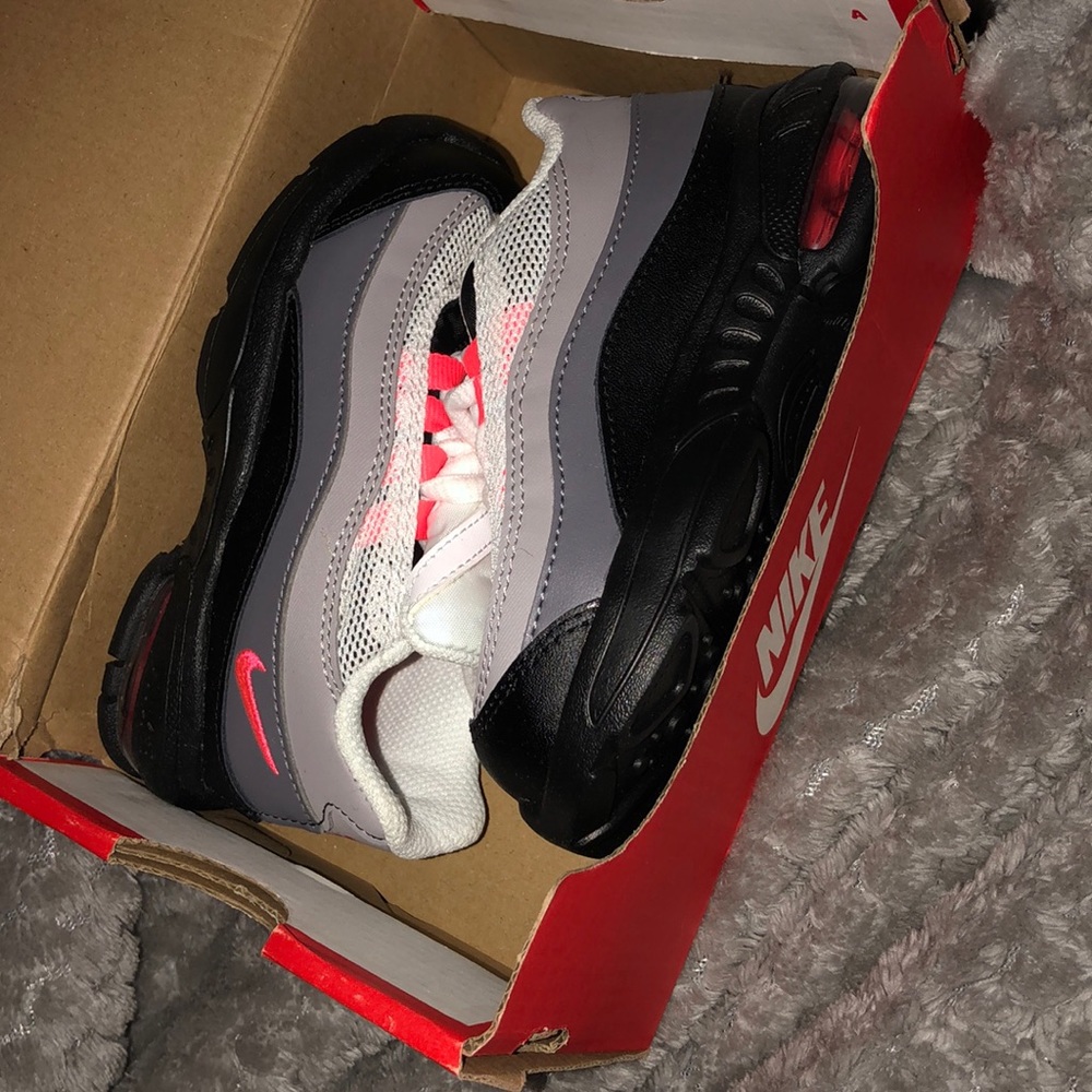 Nike air maxes brand new
